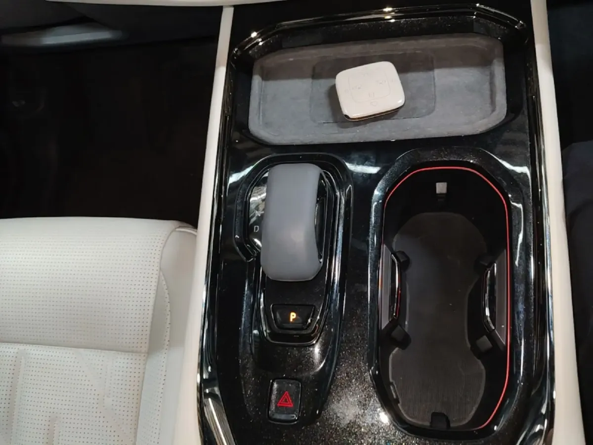 2024 Zeekr 009 BEV 108KWH,autocango,china used car exporter,china ev exporter,chinese used car exporter,chinese used ev exporter