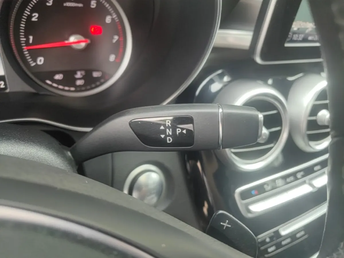 2017 Mercedes-Benz GLC Class 2.0T 184HP L4 9AT,autocango,china used car exporter,china ev exporter,chinese used car exporter,chinese used ev exporter