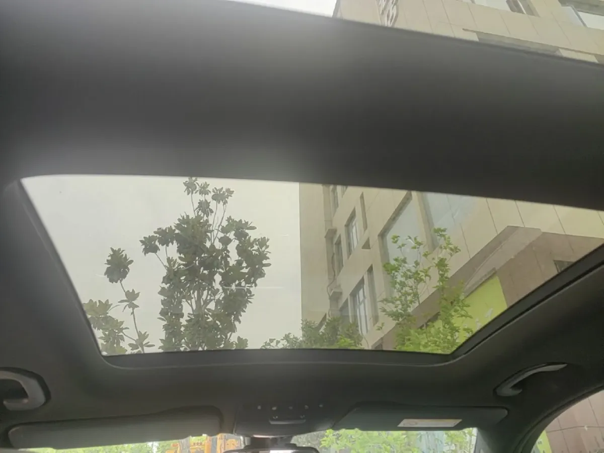 2017 Mercedes-Benz GLC Class 2.0T 184HP L4 9AT,autocango,china used car exporter,china ev exporter,chinese used car exporter,chinese used ev exporter