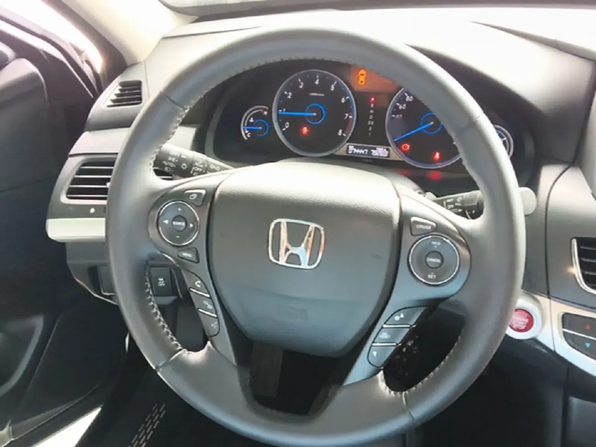 2014 Honda Crosstour 2.4L 197HP L4 5AT,autocango,china used car exporter,china ev exporter,chinese used car exporter,chinese used ev exporter