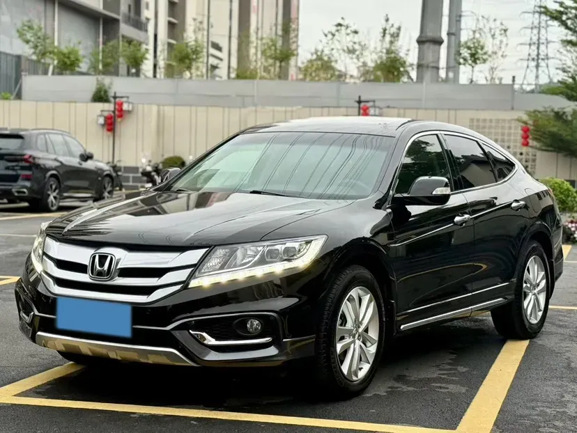 2014 Honda Crosstour 2.4L 197HP L4 5AT,autocango,china used car exporter,china ev exporter,chinese used car exporter,chinese used ev exporter