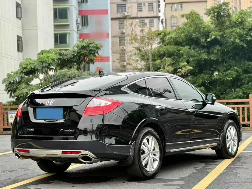 2014 Honda Crosstour 2.4L 197HP L4 5AT,autocango,china used car exporter,china ev exporter,chinese used car exporter,chinese used ev exporter
