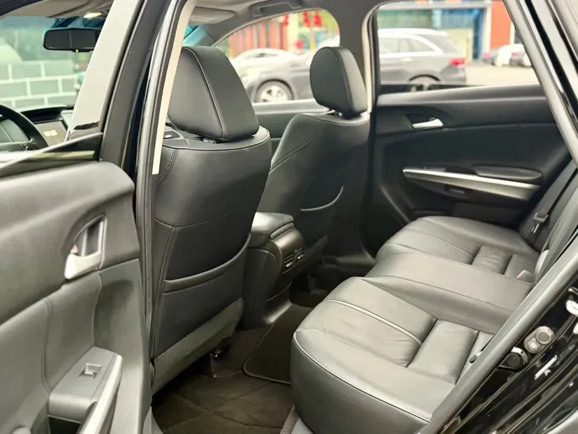 2014 Honda Crosstour 2.4L 197HP L4 5AT,autocango,china used car exporter,china ev exporter,chinese used car exporter,chinese used ev exporter