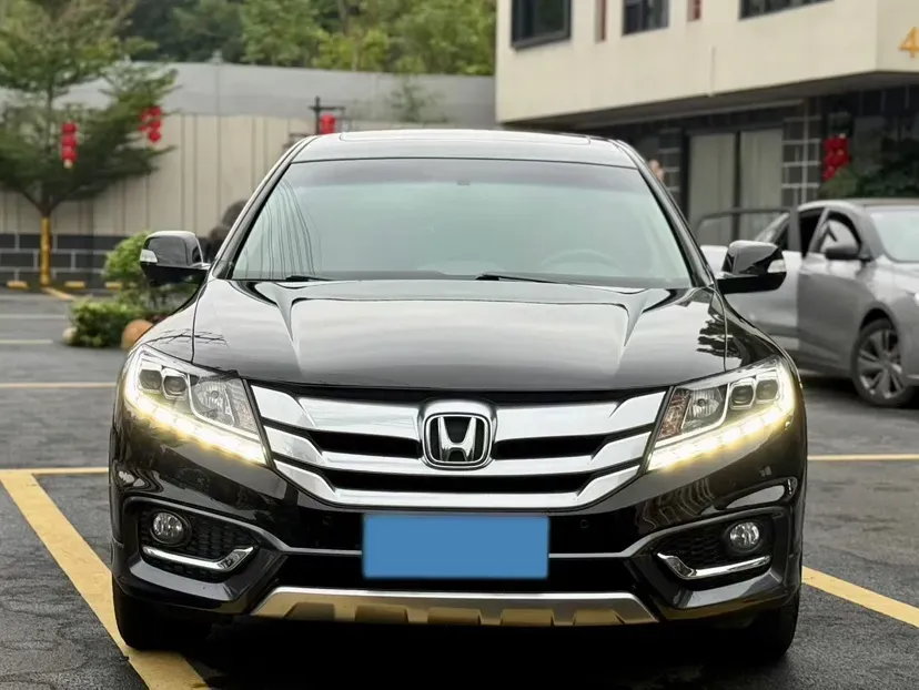 2014 Honda Crosstour 2.4L 197HP L4 5AT,autocango,china used car exporter,china ev exporter,chinese used car exporter,chinese used ev exporter
