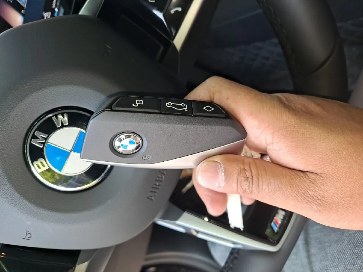 2025 BMW 5 Series 2.0T 258HP L4 8AT,autocango,china used car exporter,china ev exporter,chinese used car exporter,chinese used ev exporter