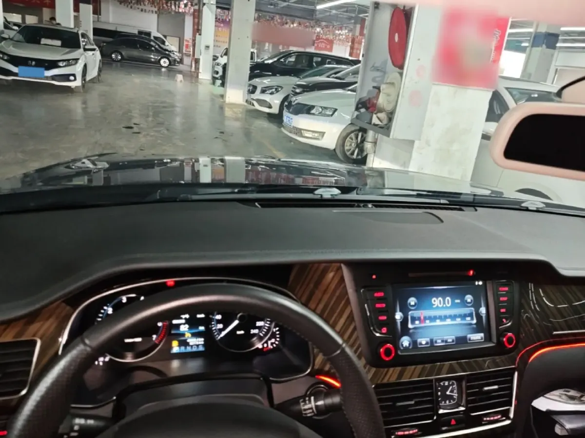 2019 HongQi H7 1.8T 188HP L4 6AT,autocango,china used car exporter,china ev exporter,chinese used car exporter,chinese used ev exporter