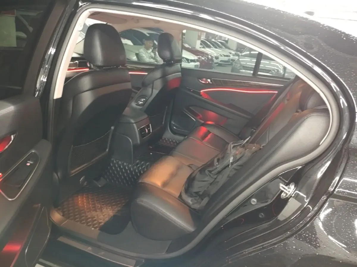 2019 HongQi H7 1.8T 188HP L4 6AT,autocango,china used car exporter,china ev exporter,chinese used car exporter,chinese used ev exporter