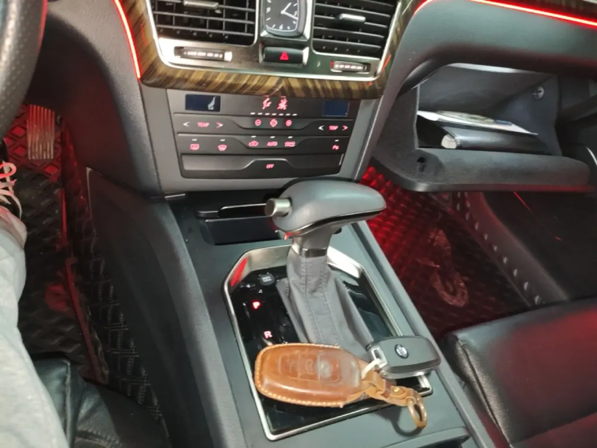 2019 HongQi H7 1.8T 188HP L4 6AT,autocango,china used car exporter,china ev exporter,chinese used car exporter,chinese used ev exporter