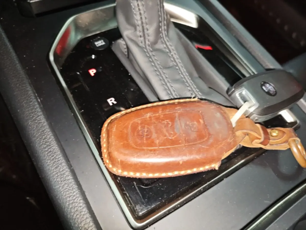 2019 HongQi H7 1.8T 188HP L4 6AT,autocango,china used car exporter,china ev exporter,chinese used car exporter,chinese used ev exporter