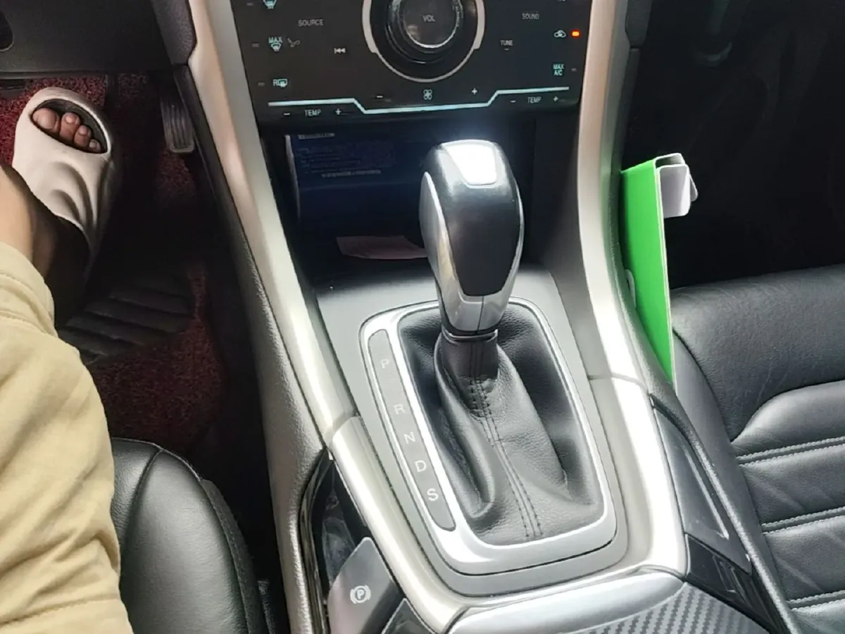 2013 Ford Mondeo 2.0T 203HP L4 6AT,autocango,china used car exporter,china ev exporter,chinese used car exporter,chinese used ev exporter