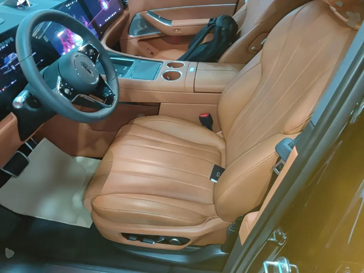 2025 AITO AITO M8 REEV 160HP REEV 53.4KWH,autocango,china used car exporter,china ev exporter,chinese used car exporter,chinese used ev exporter