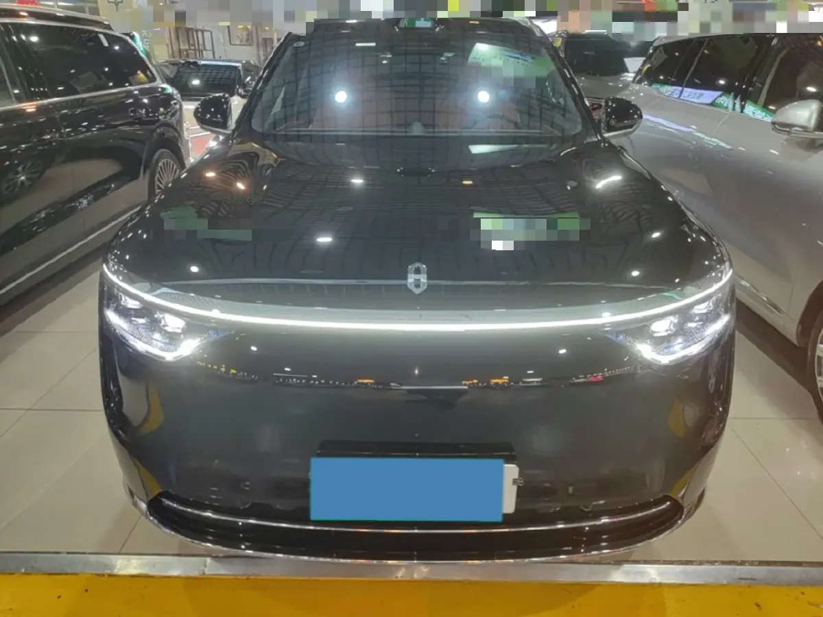 2025 AITO AITO M8 REEV 160HP REEV 53.4KWH,autocango,china used car exporter,china ev exporter,chinese used car exporter,chinese used ev exporter
