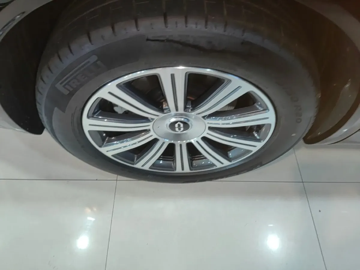 2025 AITO AITO M8 REEV 160HP REEV 53.4KWH,autocango,china used car exporter,china ev exporter,chinese used car exporter,chinese used ev exporter