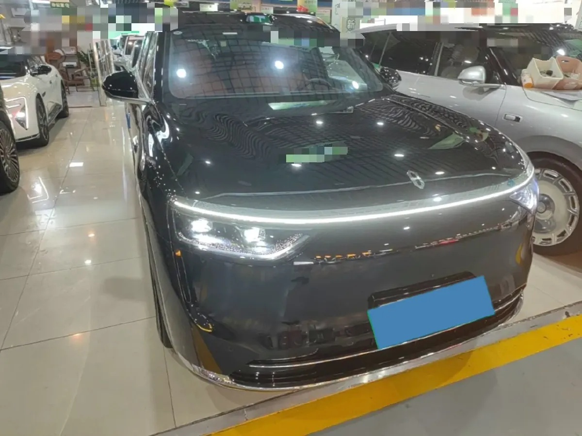 2025 AITO AITO M8 REEV 160HP REEV 53.4KWH,autocango,china used car exporter,china ev exporter,chinese used car exporter,chinese used ev exporter