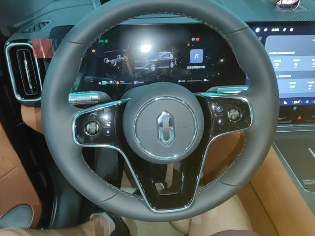 2025 AITO AITO M8 REEV 160HP REEV 53.4KWH,autocango,china used car exporter,china ev exporter,chinese used car exporter,chinese used ev exporter