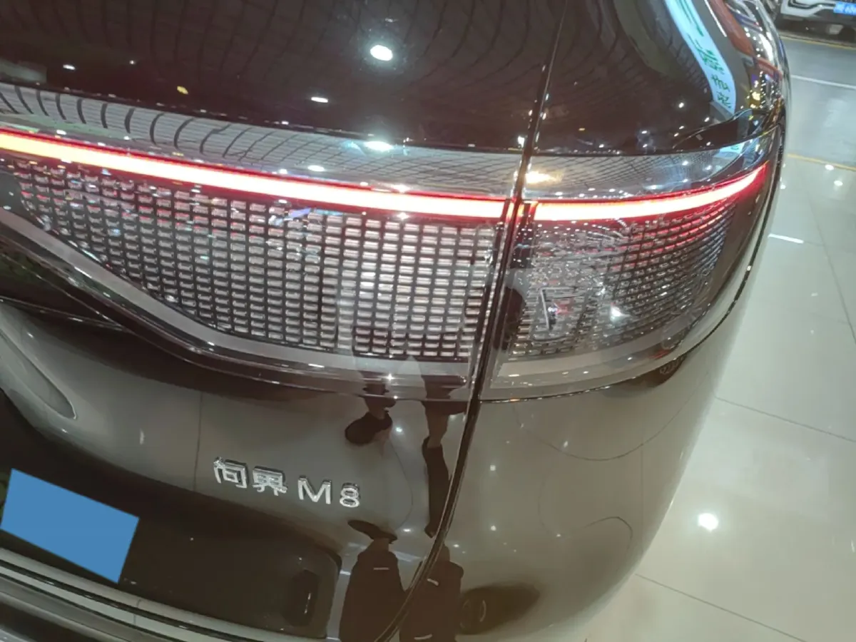 2025 AITO AITO M8 REEV 160HP REEV 53.4KWH,autocango,china used car exporter,china ev exporter,chinese used car exporter,chinese used ev exporter