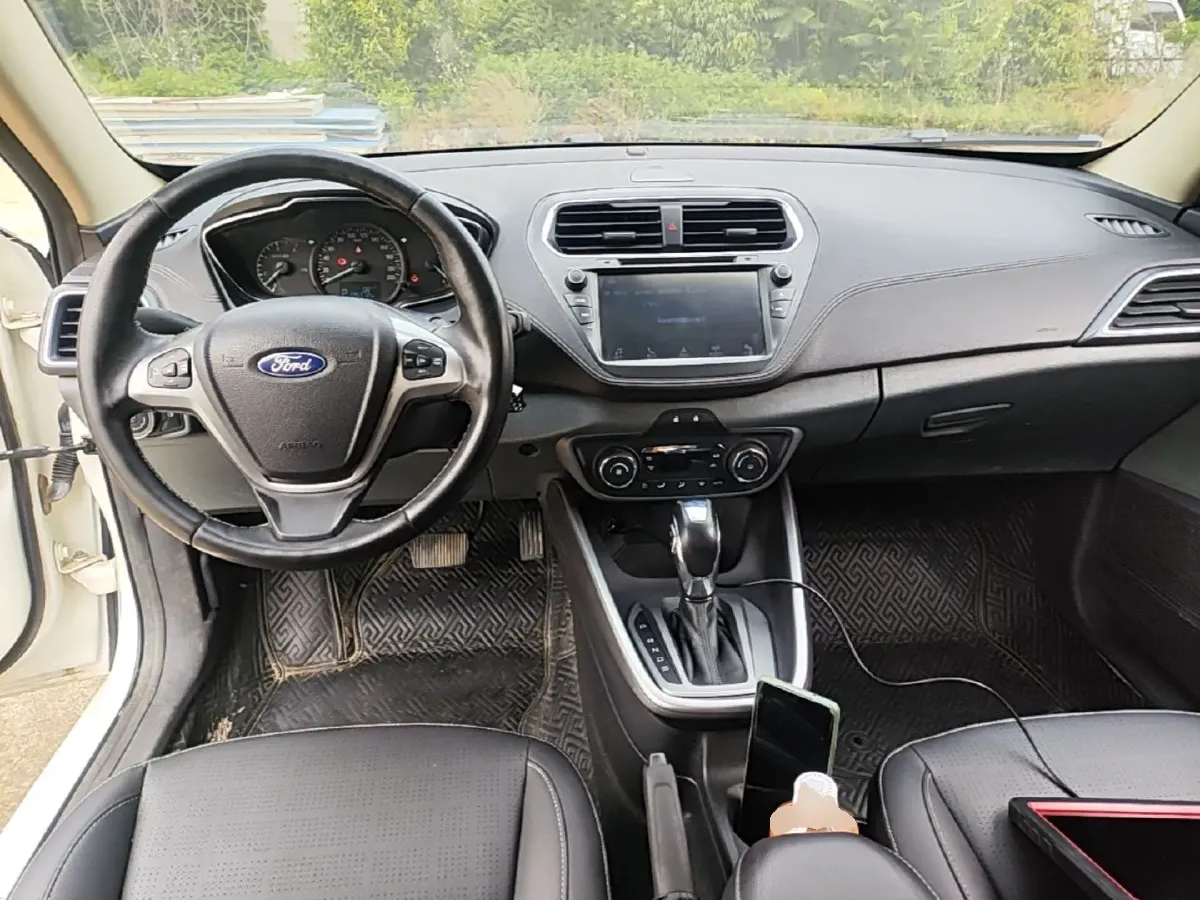 2017 Ford Escort 1.5L 113HP L4 6AT,autocango,china used car exporter,china ev exporter,chinese used car exporter,chinese used ev exporter