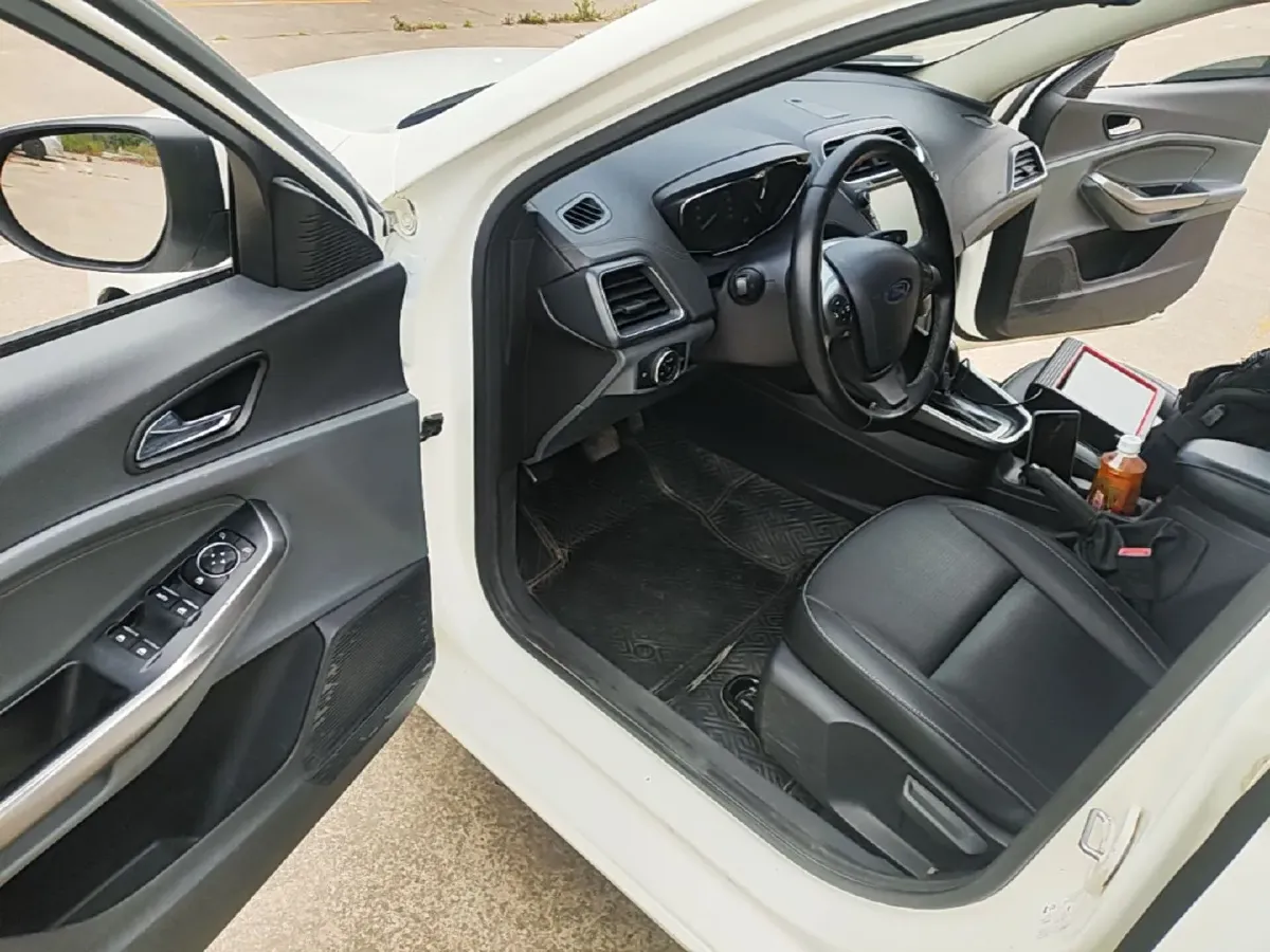 2017 Ford Escort 1.5L 113HP L4 6AT,autocango,china used car exporter,china ev exporter,chinese used car exporter,chinese used ev exporter