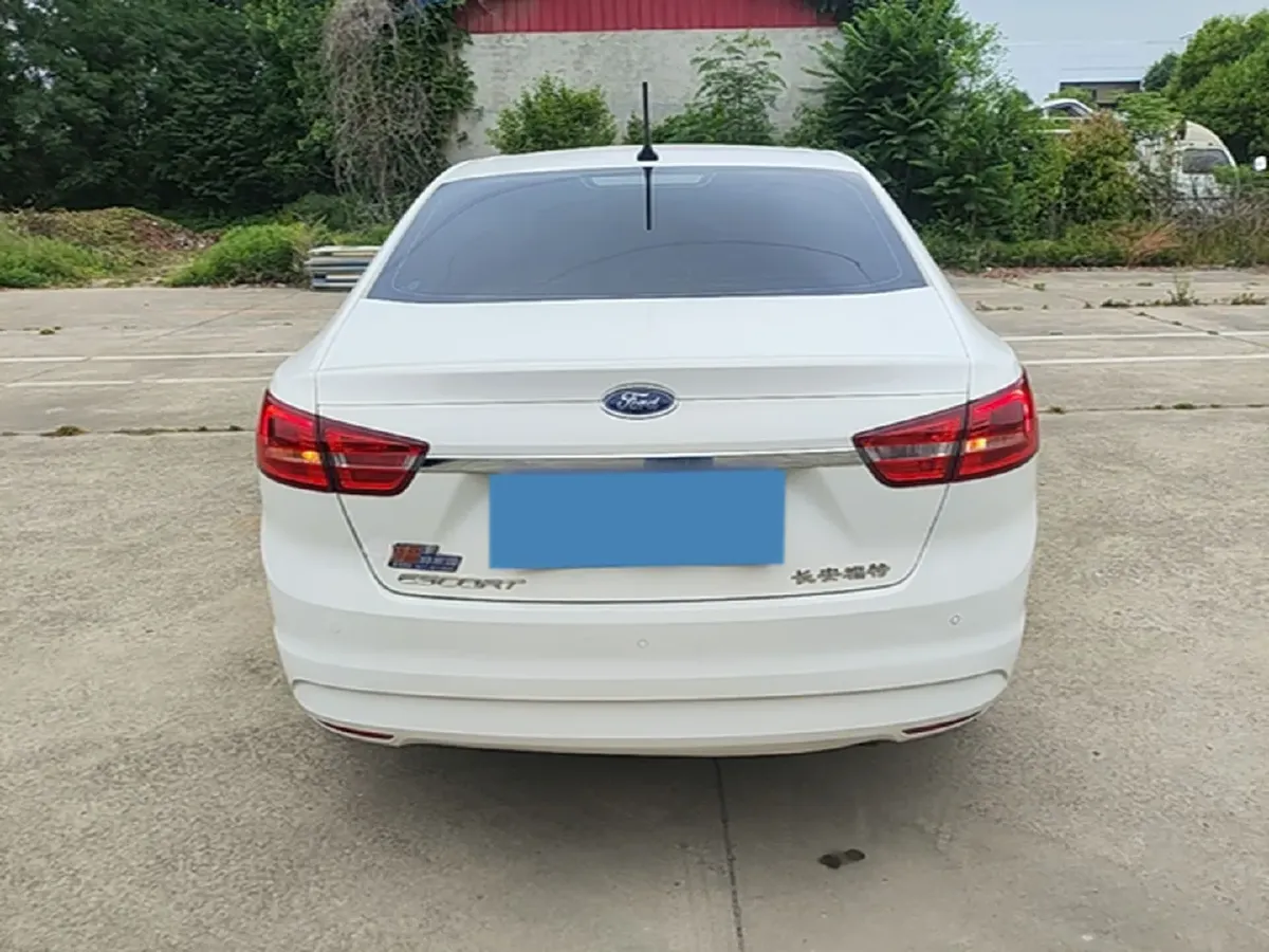 2017 Ford Escort 1.5L 113HP L4 6AT,autocango,china used car exporter,china ev exporter,chinese used car exporter,chinese used ev exporter
