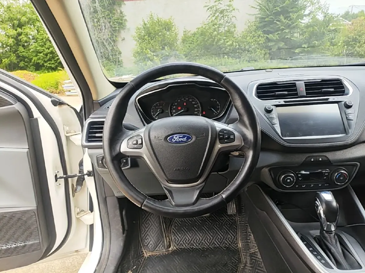 2017 Ford Escort 1.5L 113HP L4 6AT,autocango,china used car exporter,china ev exporter,chinese used car exporter,chinese used ev exporter