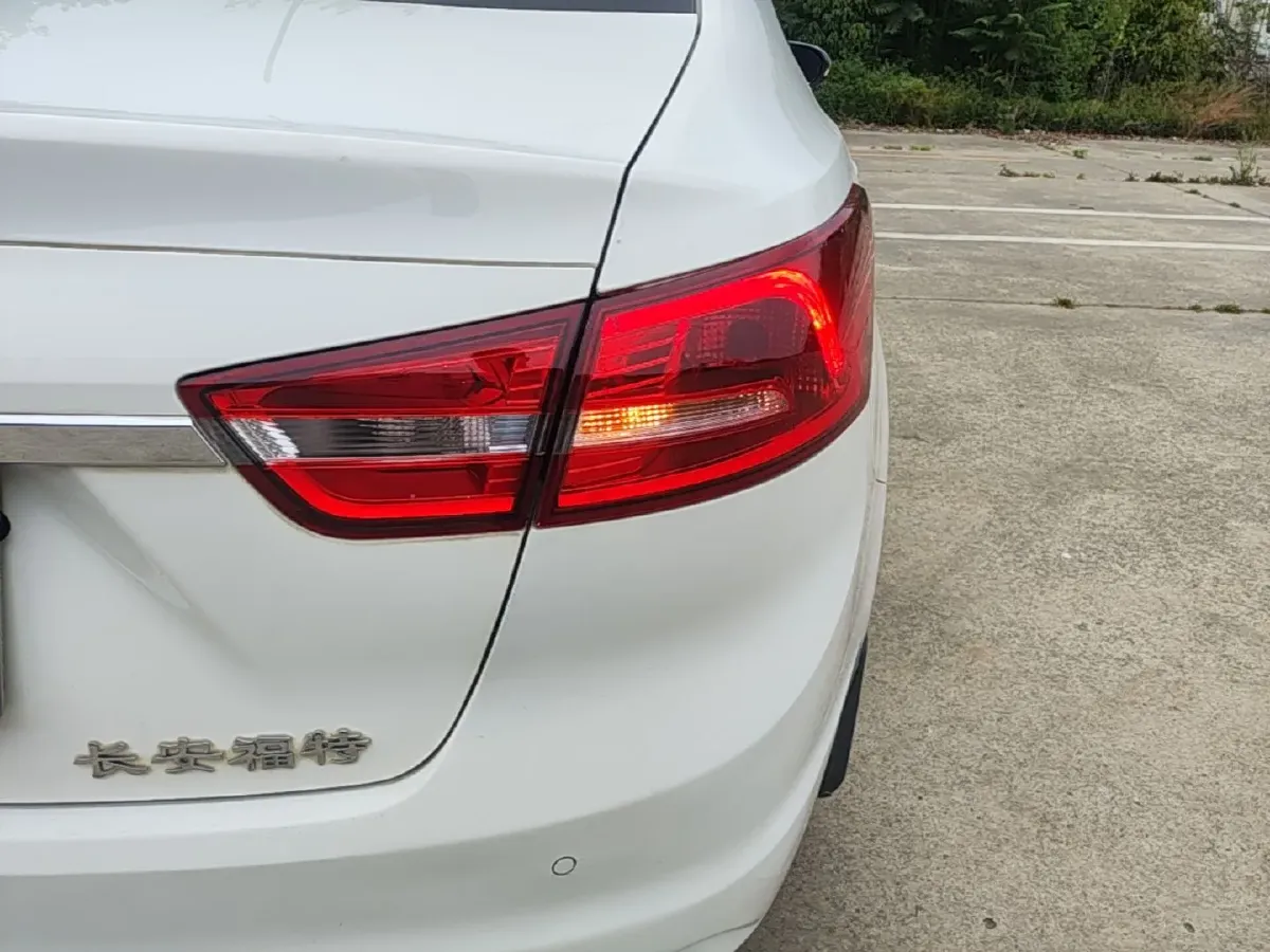 2017 Ford Escort 1.5L 113HP L4 6AT,autocango,china used car exporter,china ev exporter,chinese used car exporter,chinese used ev exporter