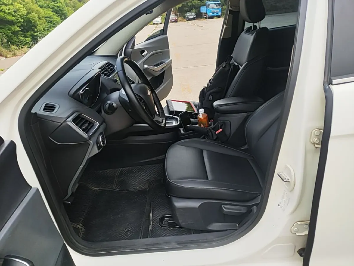 2017 Ford Escort 1.5L 113HP L4 6AT,autocango,china used car exporter,china ev exporter,chinese used car exporter,chinese used ev exporter