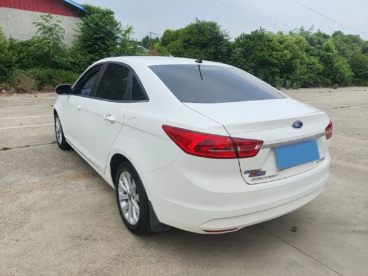 2017 Ford Escort 1.5L 113HP L4 6AT,autocango,china used car exporter,china ev exporter,chinese used car exporter,chinese used ev exporter