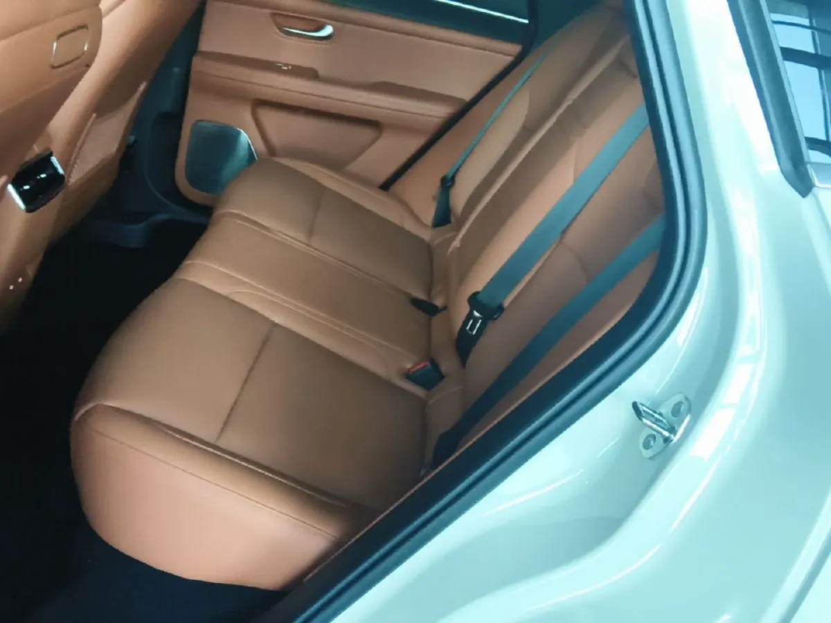 2025 AITO AITO M5 1.5T 152HP L4 REEV 42KWH,autocango,china used car exporter,china ev exporter,chinese used car exporter,chinese used ev exporter