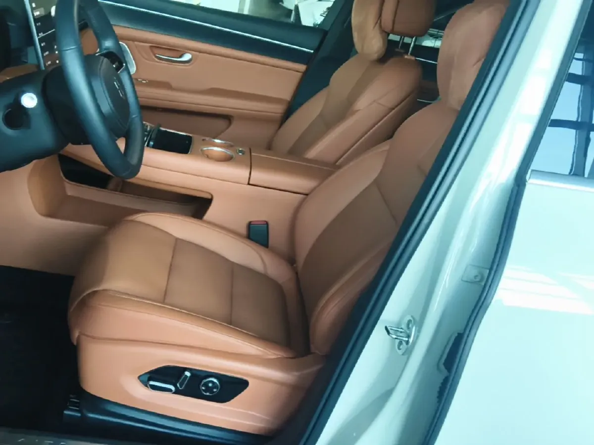 2025 AITO AITO M5 1.5T 152HP L4 REEV 42KWH,autocango,china used car exporter,china ev exporter,chinese used car exporter,chinese used ev exporter