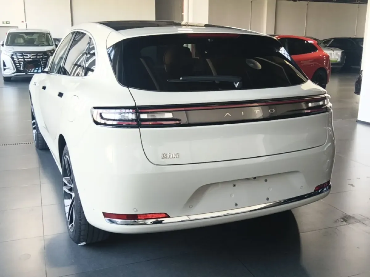 2025 AITO AITO M5 1.5T 152HP L4 REEV 42KWH,autocango,china used car exporter,china ev exporter,chinese used car exporter,chinese used ev exporter