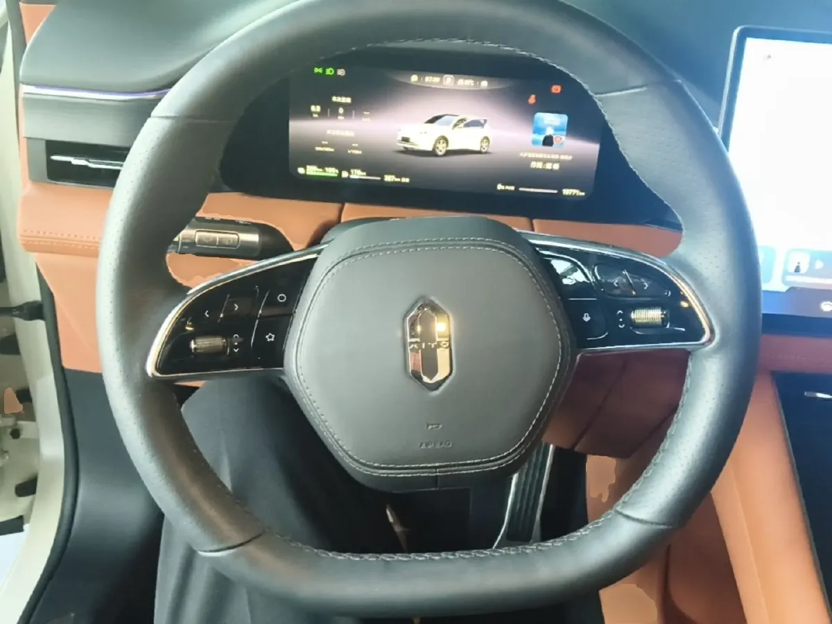 2025 AITO AITO M5 1.5T 152HP L4 REEV 42KWH,autocango,china used car exporter,china ev exporter,chinese used car exporter,chinese used ev exporter