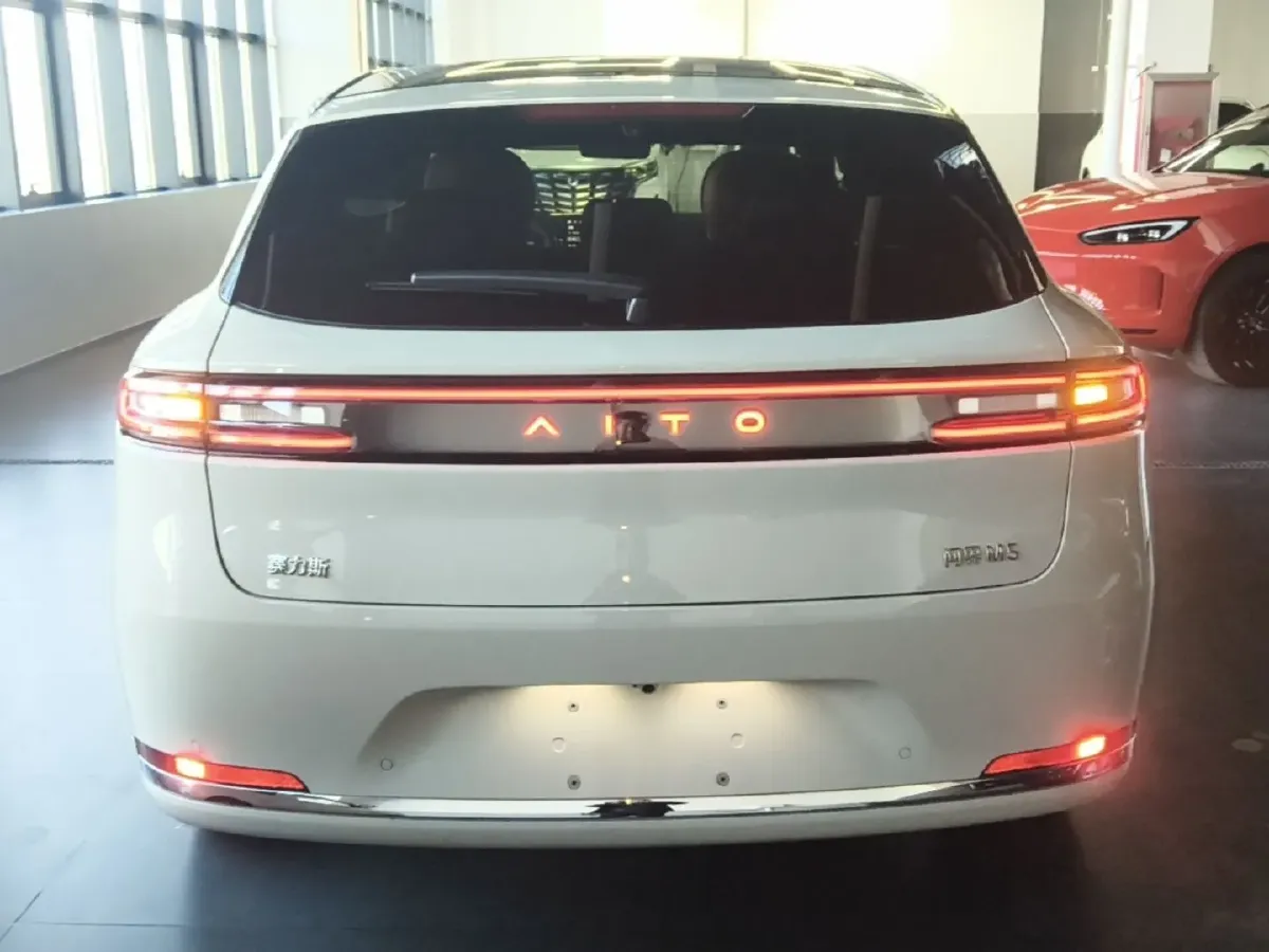 2025 AITO AITO M5 1.5T 152HP L4 REEV 42KWH,autocango,china used car exporter,china ev exporter,chinese used car exporter,chinese used ev exporter