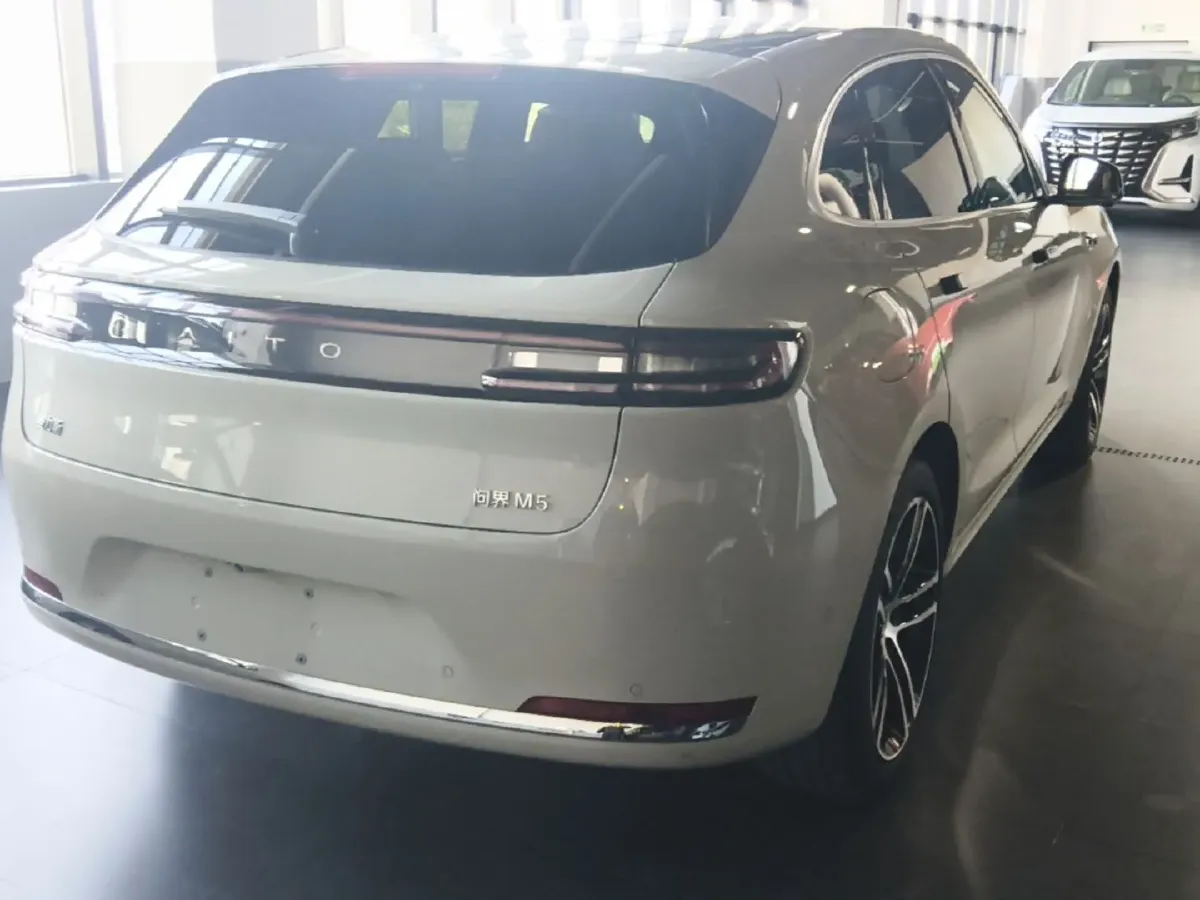 2025 AITO AITO M5 1.5T 152HP L4 REEV 42KWH,autocango,china used car exporter,china ev exporter,chinese used car exporter,chinese used ev exporter