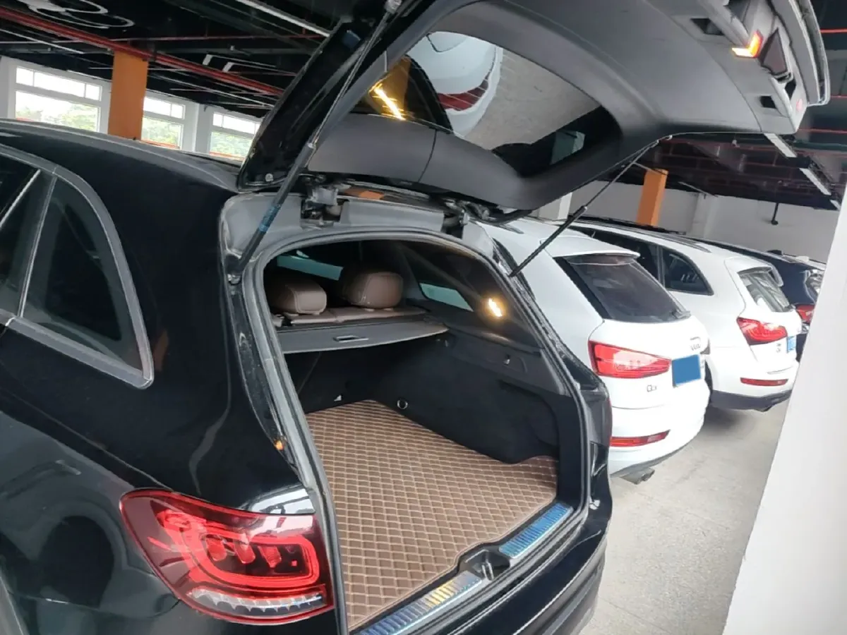 2021 Mercedes-Benz GLC Class 2.0T 197HP L4 9AT,autocango,china used car exporter,china ev exporter,chinese used car exporter,chinese used ev exporter