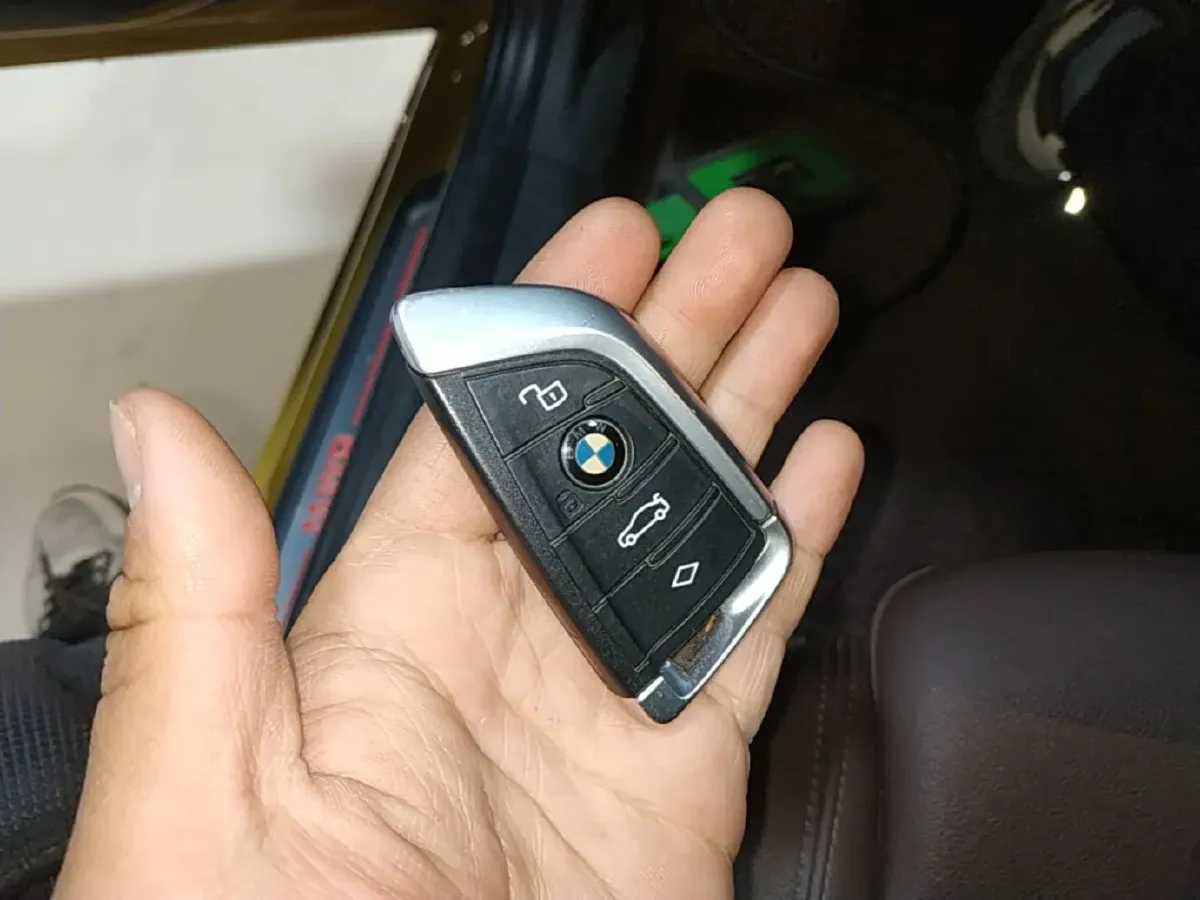 2020 BMW 3 Series 2.0T 184HP L4 8AT,autocango,china used car exporter,china ev exporter,chinese used car exporter,chinese used ev exporter