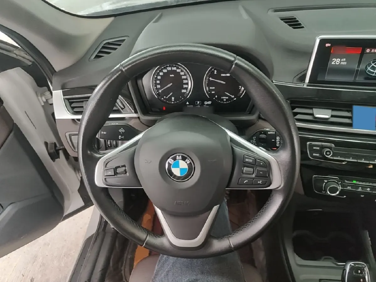 2020 BMW X1 1.5T 140HP L3 7DCT,autocango,china used car exporter,china ev exporter,chinese used car exporter,chinese used ev exporter