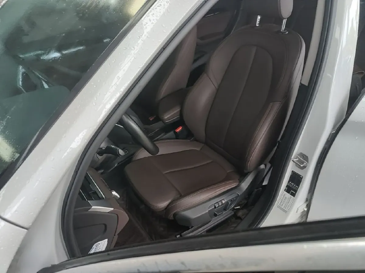 2020 BMW X1 1.5T 140HP L3 7DCT,autocango,china used car exporter,china ev exporter,chinese used car exporter,chinese used ev exporter