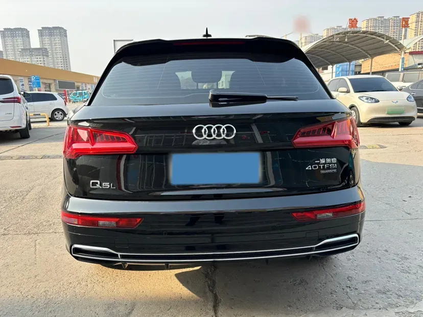 2018 Audi Q5L 2.0T 190HP L4 7DCT,autocango,china used car exporter,china ev exporter,chinese used car exporter,chinese used ev exporter
