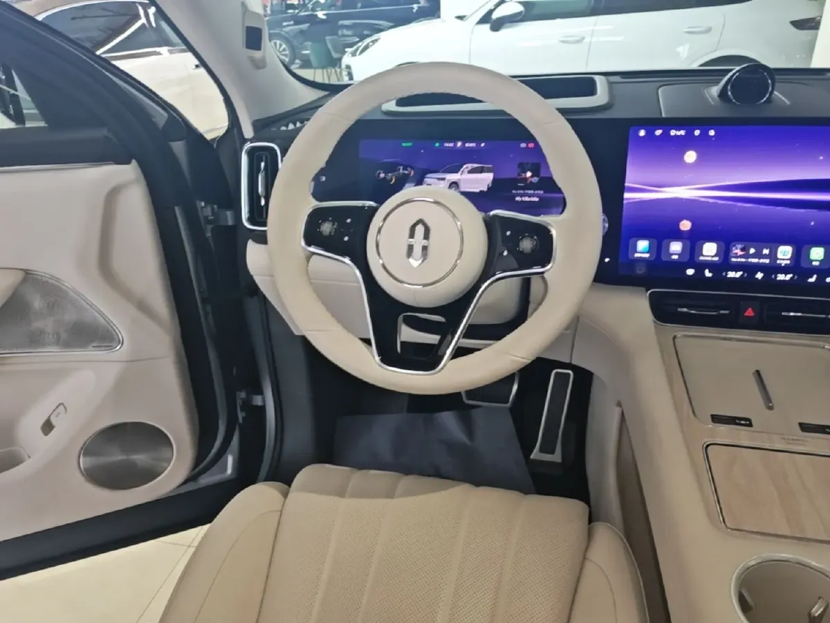 2025 AITO AITO M8 REEV 160HP REEV 53.4KWH,autocango,china used car exporter,china ev exporter,chinese used car exporter,chinese used ev exporter