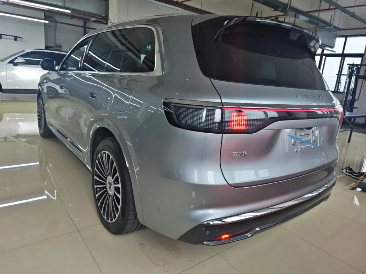 2025 AITO AITO M8 REEV 160HP REEV 53.4KWH,autocango,china used car exporter,china ev exporter,chinese used car exporter,chinese used ev exporter