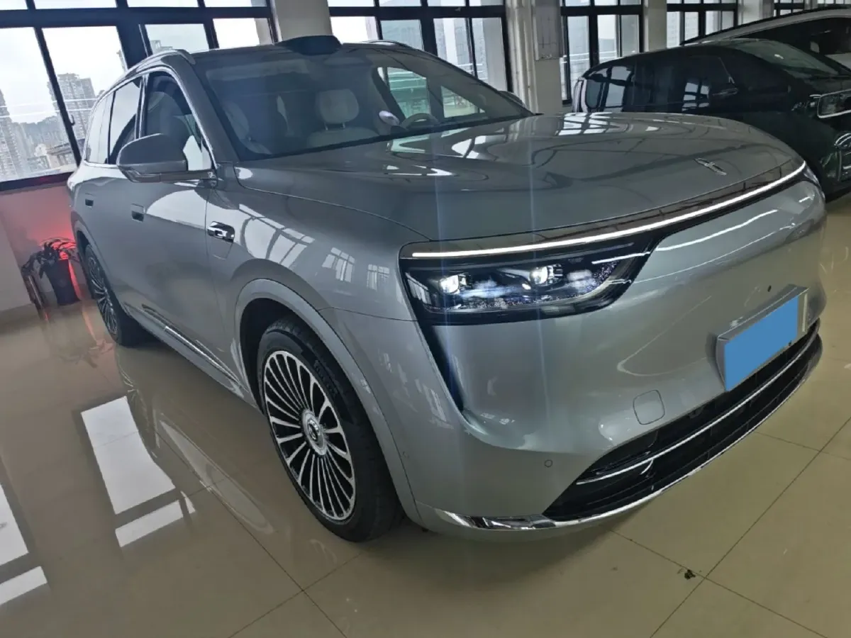 2025 AITO AITO M8 REEV 160HP REEV 53.4KWH,autocango,china used car exporter,china ev exporter,chinese used car exporter,chinese used ev exporter