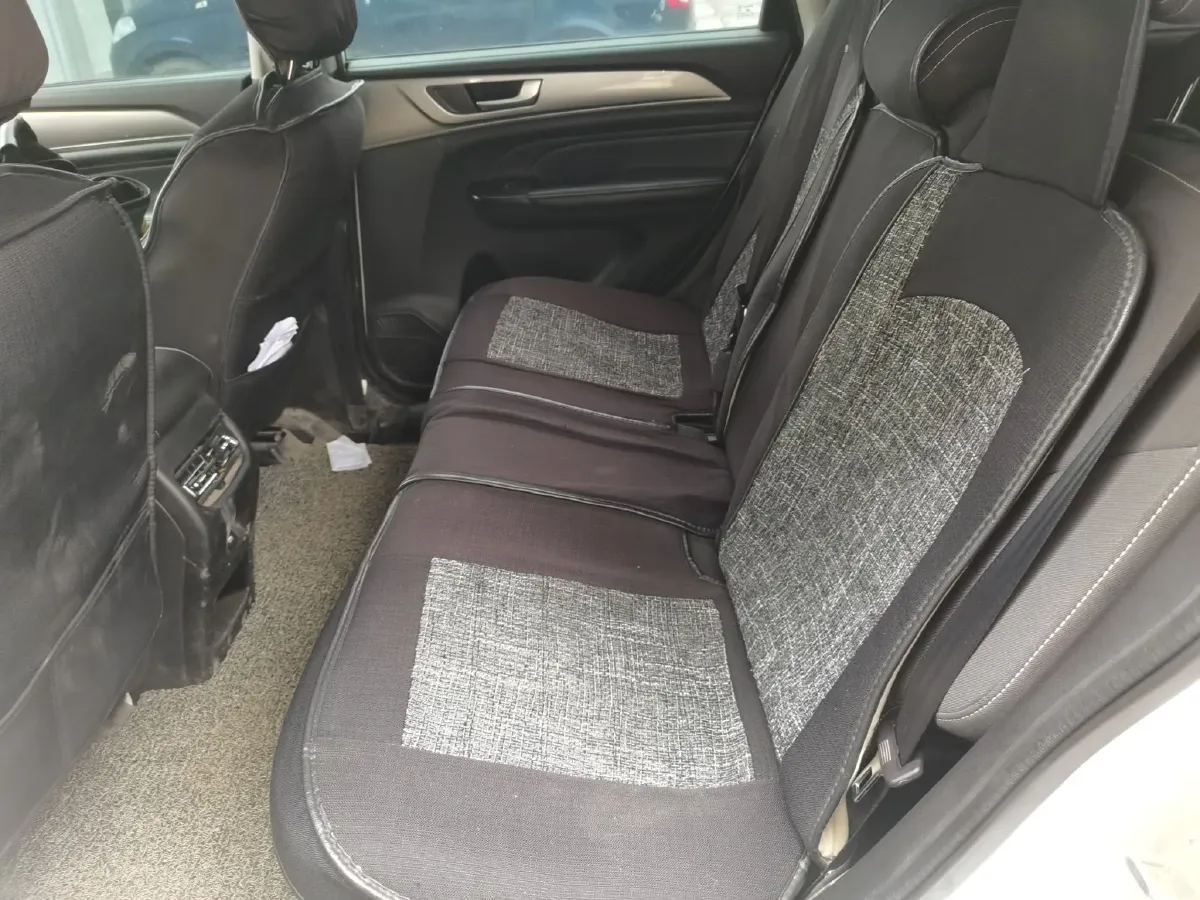 2021 Haval M6 1.5T 150HP L4 7DCT,autocango,china used car exporter,china ev exporter,chinese used car exporter,chinese used ev exporter