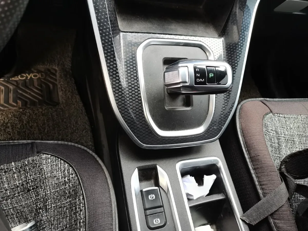 2021 Haval M6 1.5T 150HP L4 7DCT,autocango,china used car exporter,china ev exporter,chinese used car exporter,chinese used ev exporter