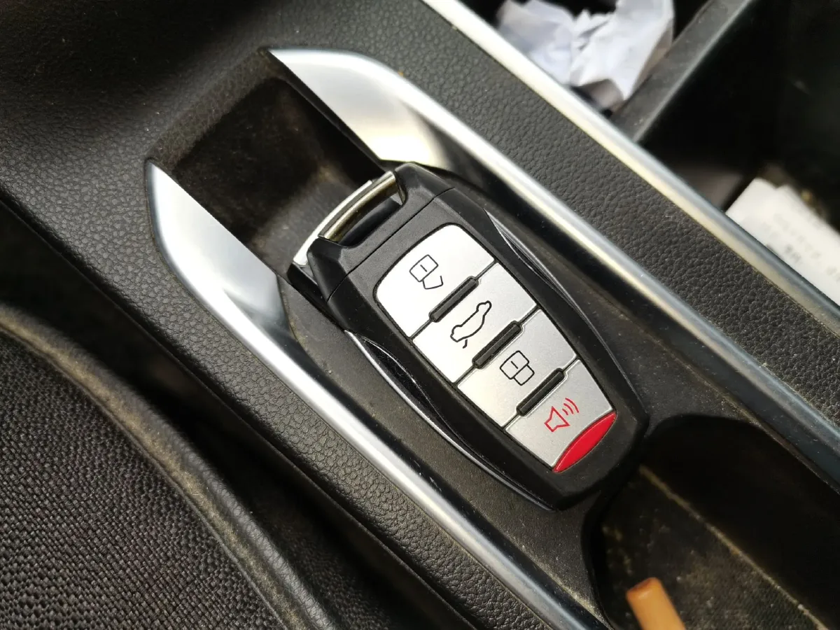 2021 Haval M6 1.5T 150HP L4 7DCT,autocango,china used car exporter,china ev exporter,chinese used car exporter,chinese used ev exporter