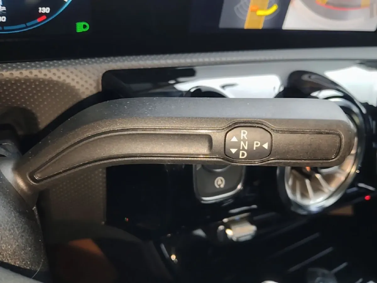 2021 Mercedes-Benz CLA Class 1.3T 163HP L4 7DCT,autocango,china used car exporter,china ev exporter,chinese used car exporter,chinese used ev exporter