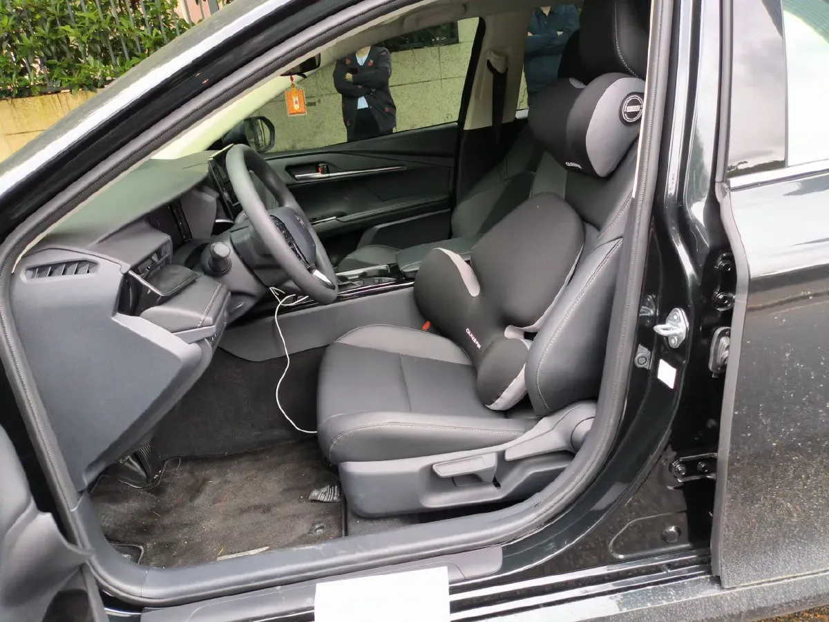 2024 Toyota Camry 2.0L 152HP L4 E-CVT Hybrid,autocango,china used car exporter,china ev exporter,chinese used car exporter,chinese used ev exporter