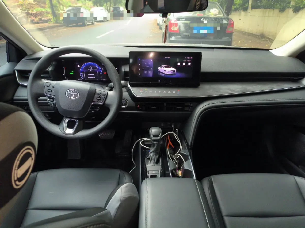 2024 Toyota Camry 2.0L 152HP L4 E-CVT Hybrid,autocango,china used car exporter,china ev exporter,chinese used car exporter,chinese used ev exporter
