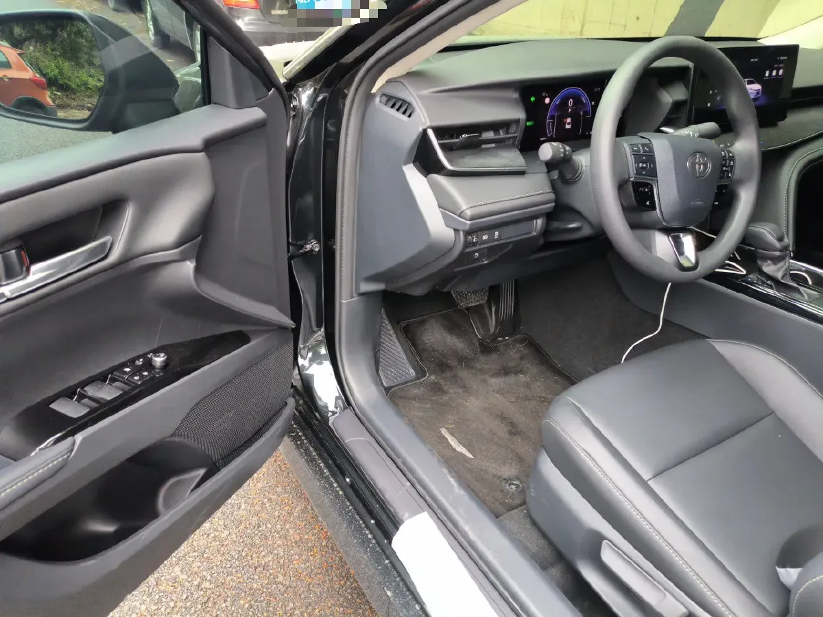 2024 Toyota Camry 2.0L 152HP L4 E-CVT Hybrid,autocango,china used car exporter,china ev exporter,chinese used car exporter,chinese used ev exporter