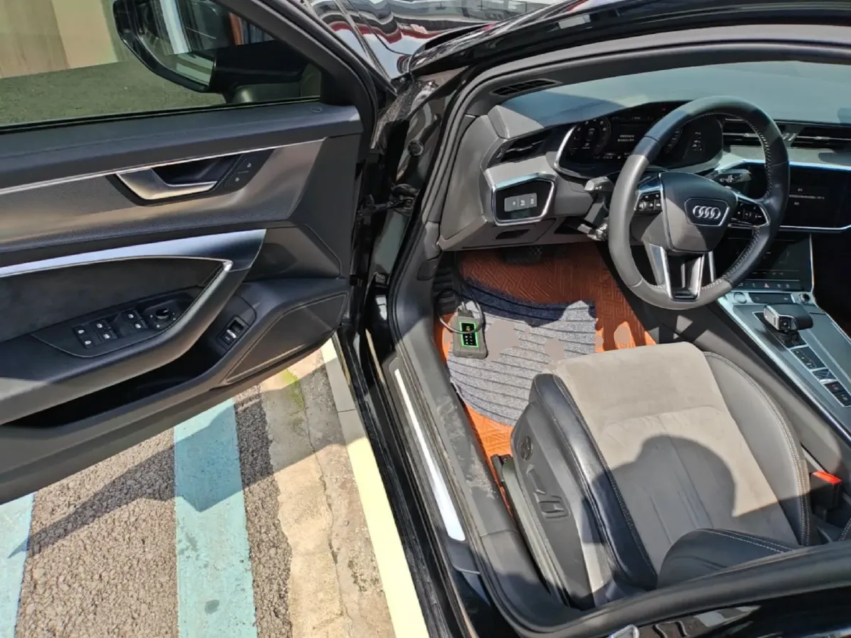 2019 Audi A6L 2.0T 224HP L4 7DCT,autocango,china used car exporter,china ev exporter,chinese used car exporter,chinese used ev exporter