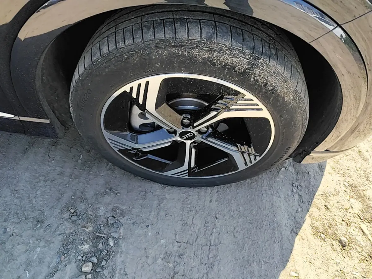 2024 Audi Q4 e-tron BEV 84.8KWH,autocango,china used car exporter,china ev exporter,chinese used car exporter,chinese used ev exporter
